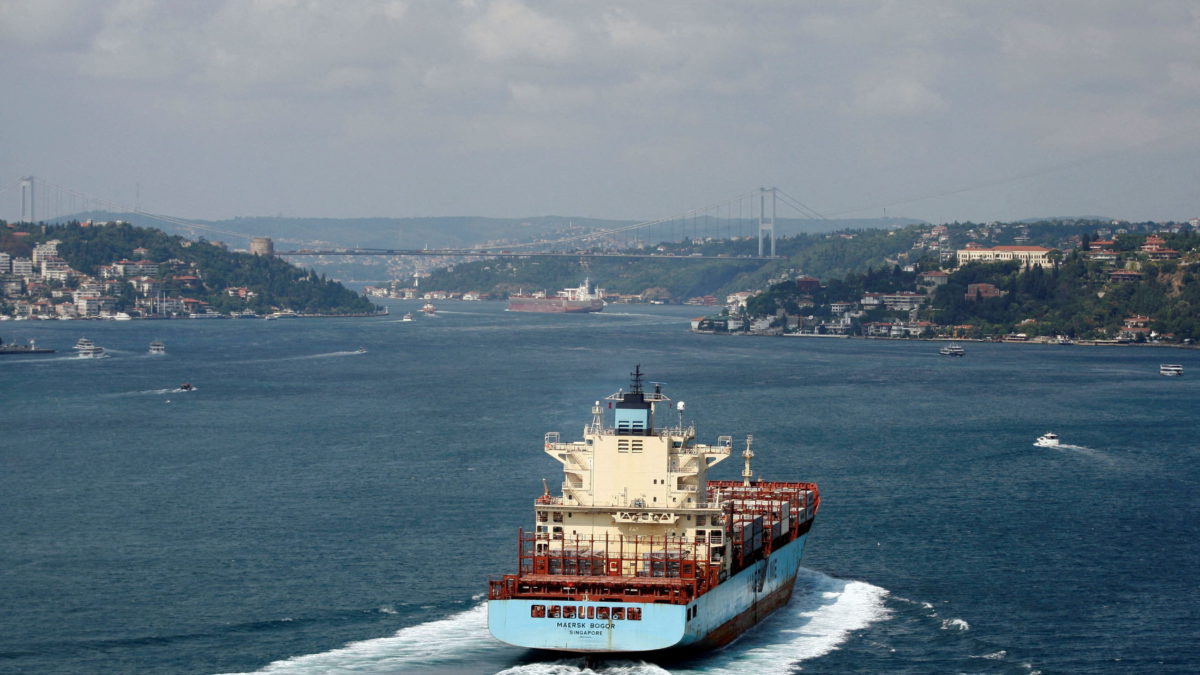 Turquía detona una mina naval perdida en el Mar Negro