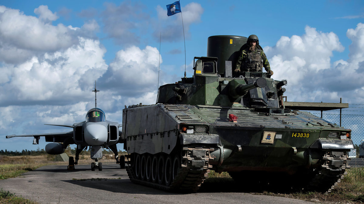 Finlandia y Suecia harían más fuerte a la OTAN