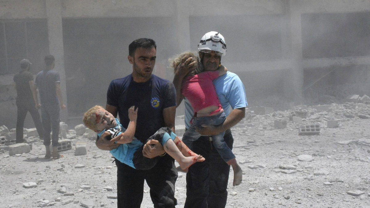 Sirios que sobrevivieron a bombardeos rusos quieren ayudar a los ucranianos