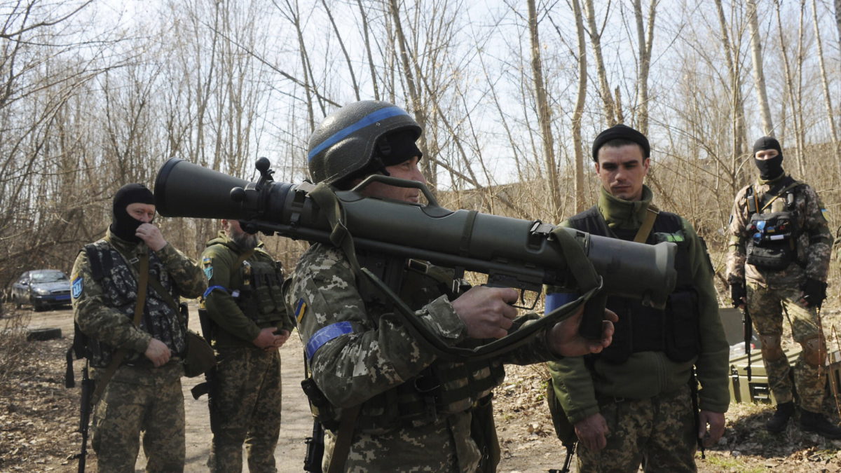 Ante las pruebas de las atrocidades, los países de la OTAN se movilizan para enviar más armas a Ucrania
