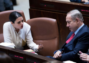 Ayelet Shaked en conversaciones con el Likud ante su posible dimisión de Yamina