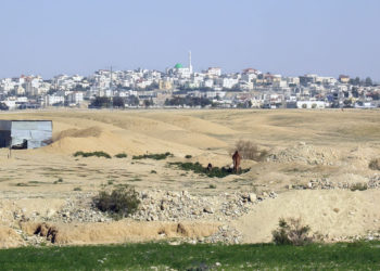 La policía responde a un tiroteo en un pueblo beduino