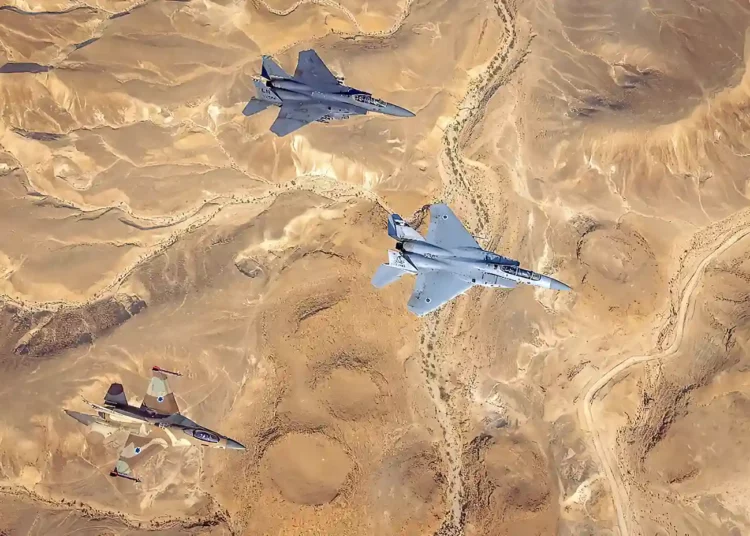 Jets F-15 y F-16 de la IAF y la AFCENT se ven sobre el sur de Israel durante el simulacro 'Desert Eagle', el 10 de agosto de 2021. (Fuerzas de Defensa de Israel)