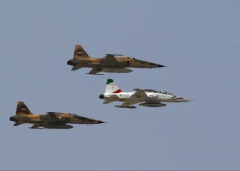 Dos pilotos iraníes mueren al estrellarse su avión de combate