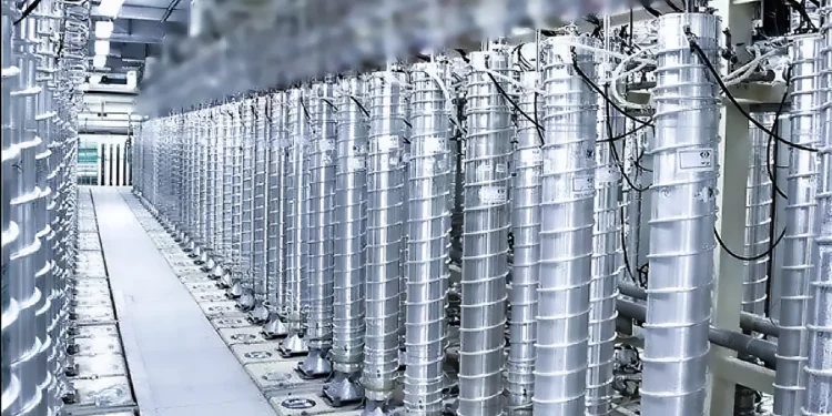 Irán dice que ha empezado a enriquecer uranio al 20 % con nuevas centrifugadoras