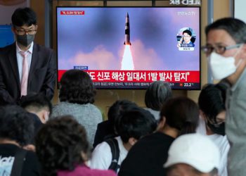 Corea del Norte prueba misil balístico diseñado para ser lanzado desde un submarino