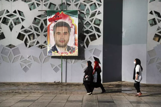 Los guardias iraníes acusan a los “sionistas” de asesinar a un coronel