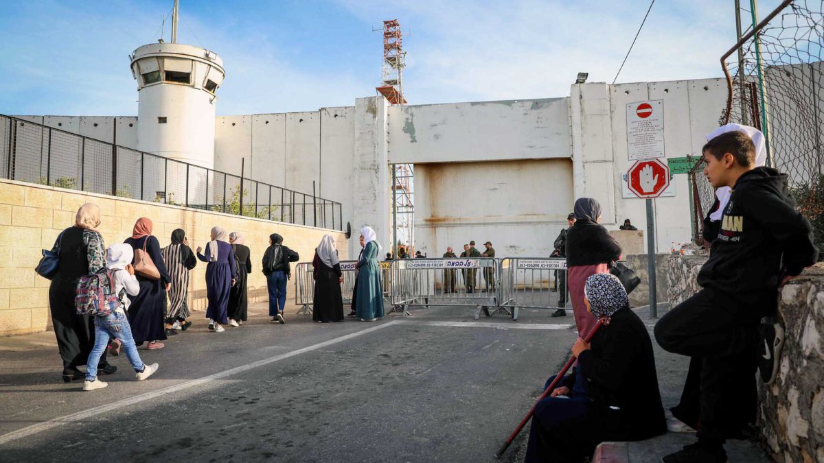 Israel amplía el cierre de Judea y Samaria y Gaza mientras continúa la búsqueda de los terroristas de Elad