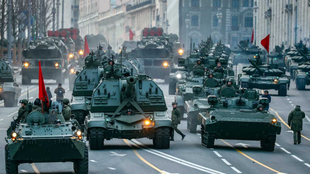 El complejo militar-industrial ruso entra en pánico por los bajos salarios y los despidos masivos