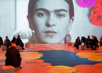 Los autorretratos y la historia de Frida Kahlo llegan a Israel