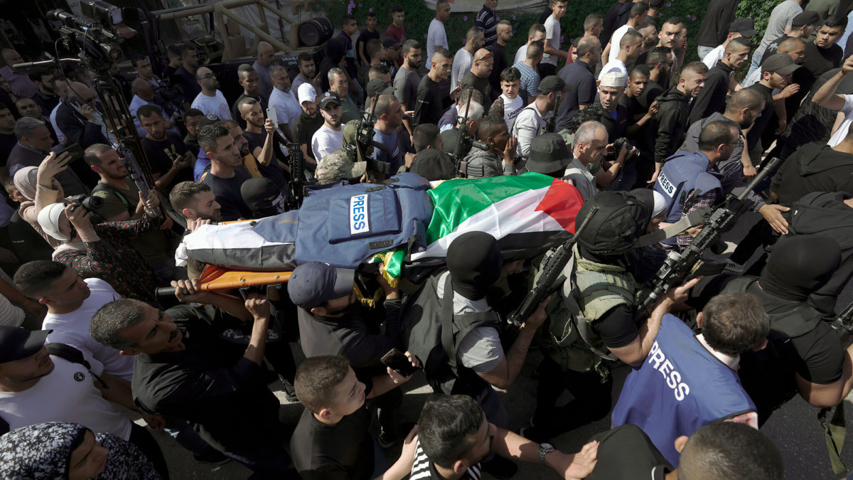 Israel y palestinos conversan para cooperar en investigación de la muerte de Abu Akleh