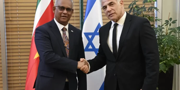 Surinam dice que abrirá una embajada en Jerusalén en un futuro próximo