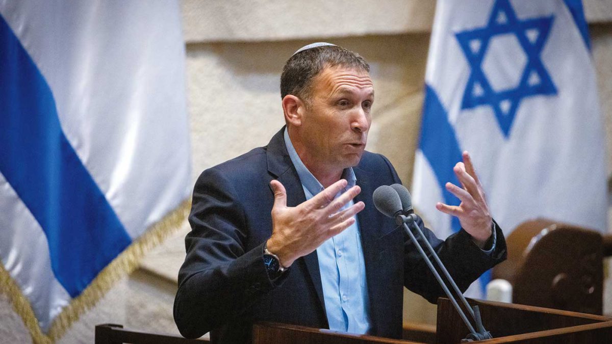 Matan Kahana, aliado de Bennett, deja el ministerio y se reincorpora a la Knesset como MK