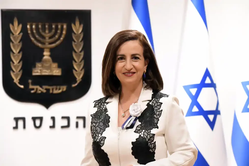 Meretz MK Rinawie Zoabi abandona la coalición: gobierno queda en minoría