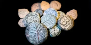 Redada masiva de comercio ilegal de antigüedades en la que se incautan 1.800 monedas y objetos antiguos