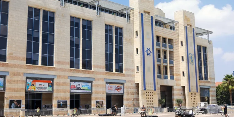 El municipio de Jerusalén recibe 90 millones de NIS para infraestructuras de energía renovable