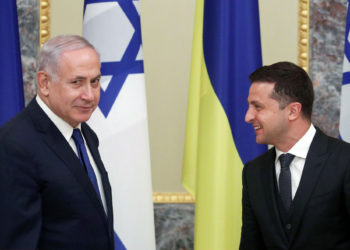 El presidente ucraniano Zelensky recurrió a asesores vinculados a Netanyahu