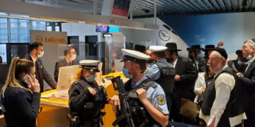 Los pasajeros dicen que Lufthansa echó a todos los pasajeros visiblemente identificables como judíos del vuelo NYC-Budapest