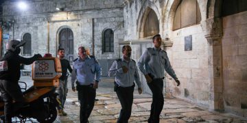 Terrorista palestino al grito de “Alahu akbar” intentó apuñalar un policía israelí