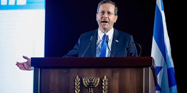Presidente de Israel rechaza la acusación de “nazis” de un rabino a ministros