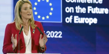 La presidenta del Parlamento Europeo aterriza en Israel en medio de la polémica sobre el diputado español