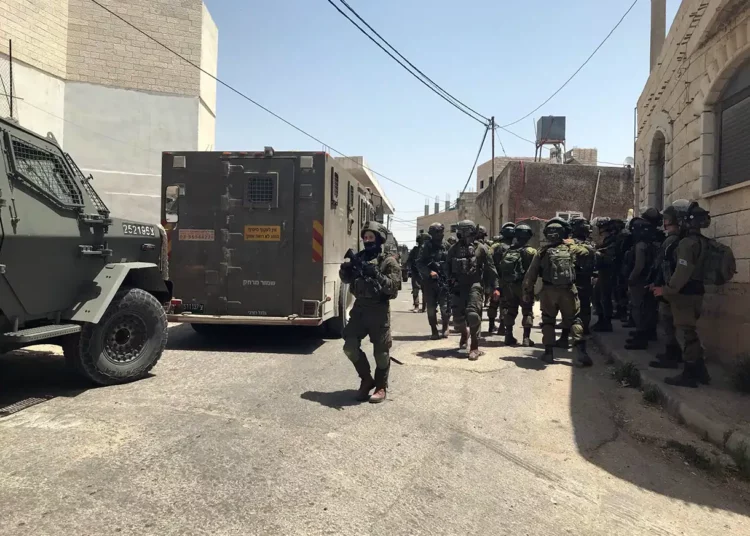 Las FDI, el Shin Bet y la Policía de Fronteras detienen a 13 sospechosos de terrorismo en Judea y Samaria