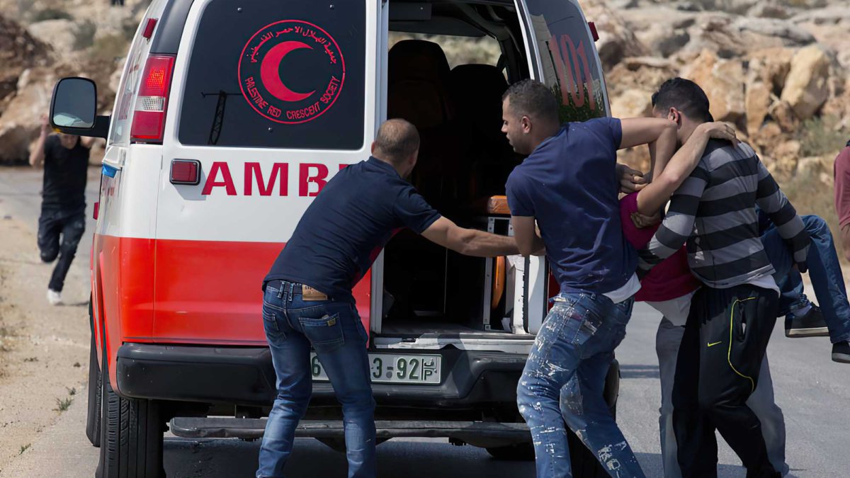 Un terrorista herido de gravedad en los enfrentamientos con las FDI en Jenín es trasladado a un hospital israelí