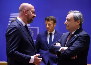 La UE acuerda un embargo gradual del petróleo ruso