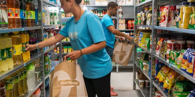Wolt lanza la entrega de comestibles desde su nueva tienda en Tel Aviv