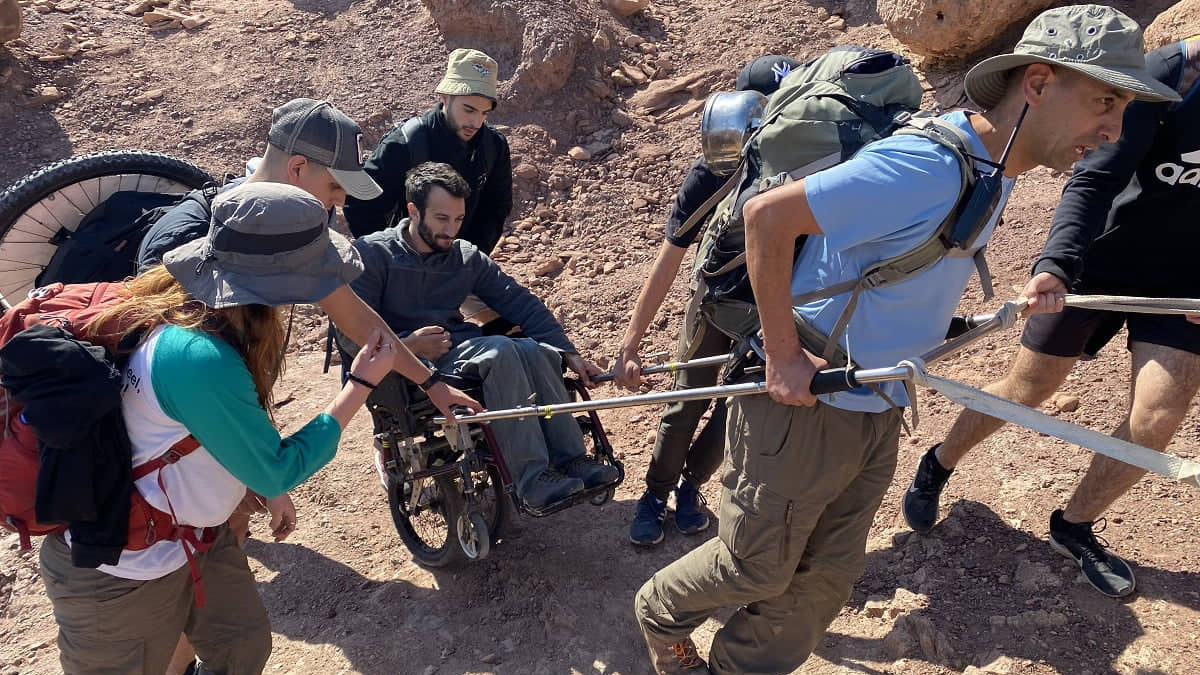 La israelí Paratrek diseña silla de ruedas para que el senderismo sea “accesible para todos”