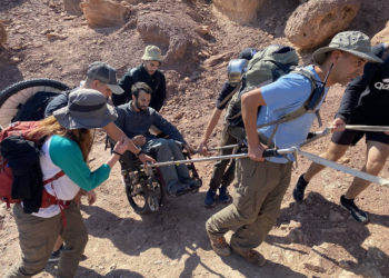 La israelí Paratrek diseña silla de ruedas para que el senderismo sea “accesible para todos”