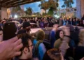 Los manifestantes cantan “muerte a Jamenei” por el derrumbe de un edificio en Irán
