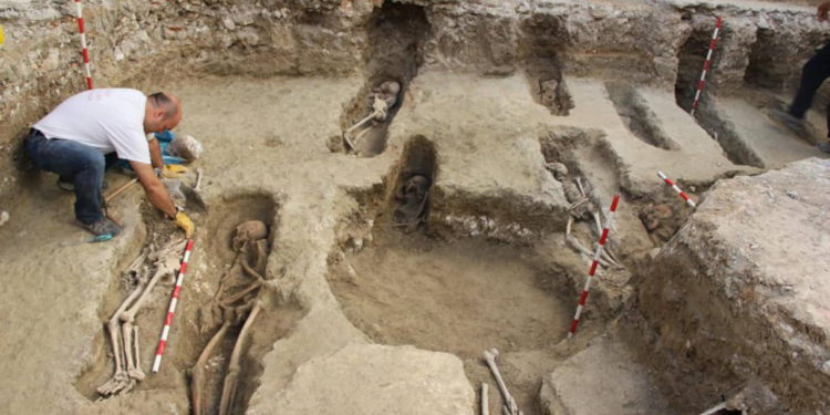 Hallan pruebas de un antiguo entierro musulmán en Siria