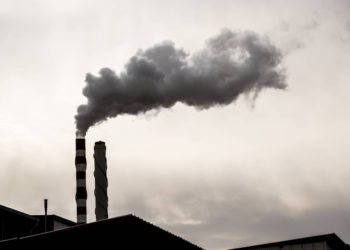 La exposición crónica a la contaminación atmosférica aumenta el riesgo de COVID-19 grave