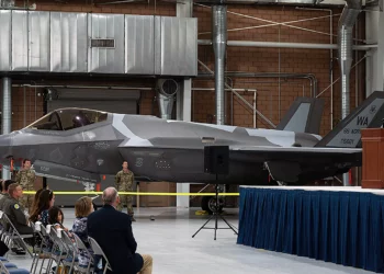 Se presenta el primer F-35A con el esquema de pintura Aggressors