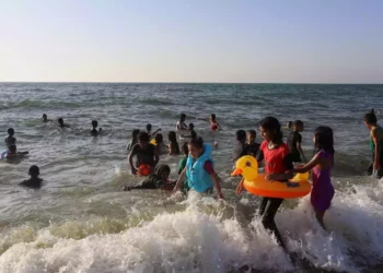 Las playas de Gaza vuelven a ser seguras para nadar con ayuda de un grupo ecologista