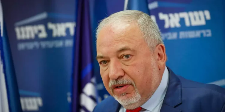 Liberman ataca a Netanyahu: “Incapaz de liderar a Israel”