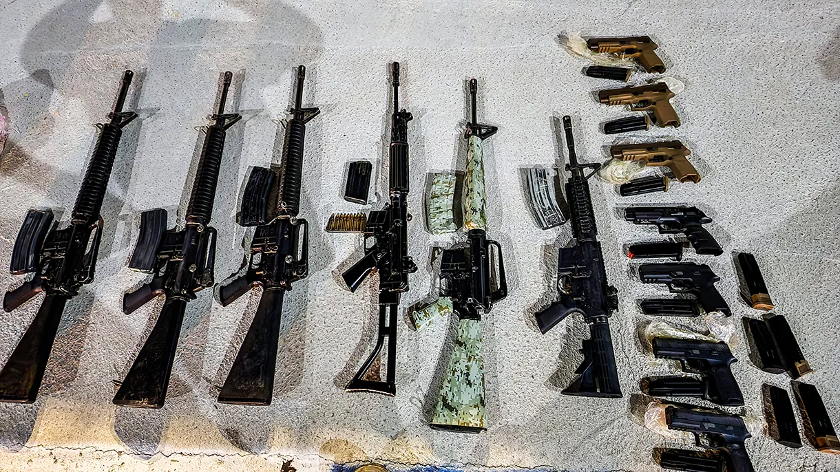 Los Farad': manual de tráfico de armas para incompetentes
