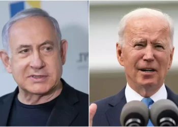 El entonces primer ministro Benjamin Netanyahu (a la izquierda) y el presidente estadounidense Joe Biden (a la derecha). (Flash90/AP)