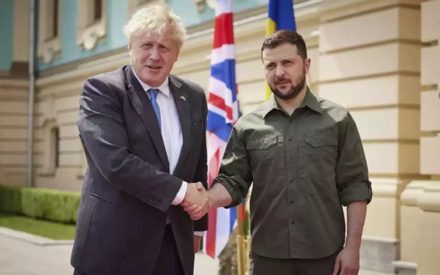 Boris Johnson visita Kiev por segunda vez y promete entrenar a miles de soldados ucranianos