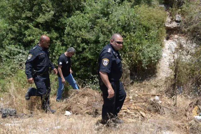 La policía encuentra un cadáver en el norte de Israel en medio de la búsqueda de una mujer desaparecida