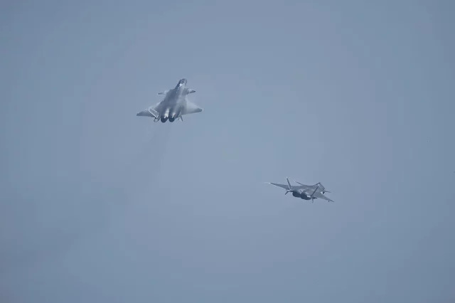 China despliega cazas furtivos J-20 cerca de la frontera india