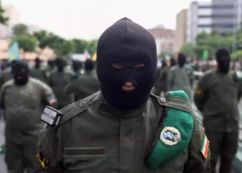 Muere un oficial del CGRI acusado de filtrar información