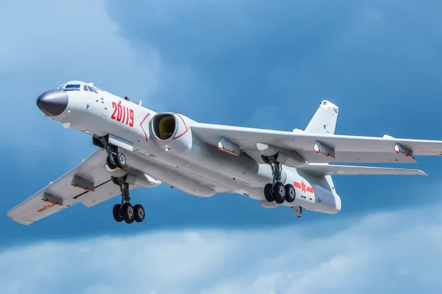 El bombardero H-6K de China incorpora misiles hipersónicos YJ-21