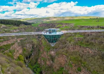 Se inaugura oficialmente el Puente del Diamante de Georgia en la Reserva Natural de Tsalka