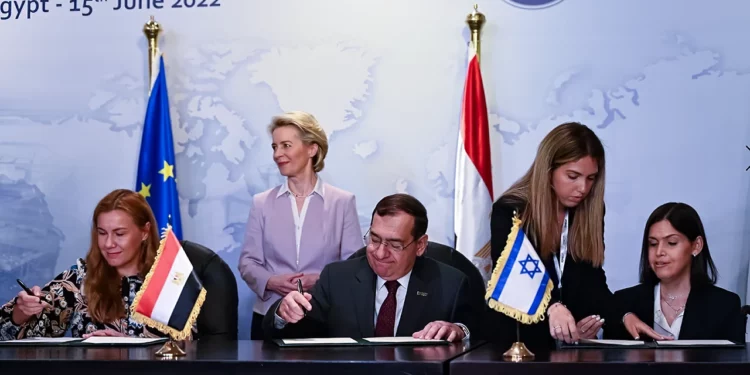Israel, Egipto y la UE firman un primer acuerdo de exportación de gas