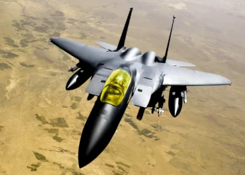 El caza F-15EX de Boeing se desliza hacia una muerte lenta