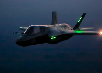 ¿Podría el caza furtivo F-35 derribar un ICBM con rayos láser?