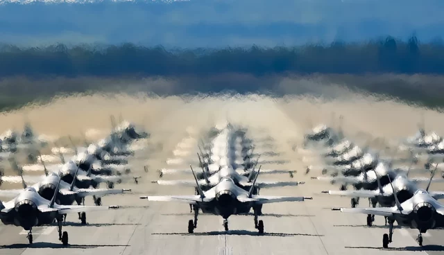 La Fuerza Aérea de EE. UU. exhibe su creciente poderío de combate aéreo