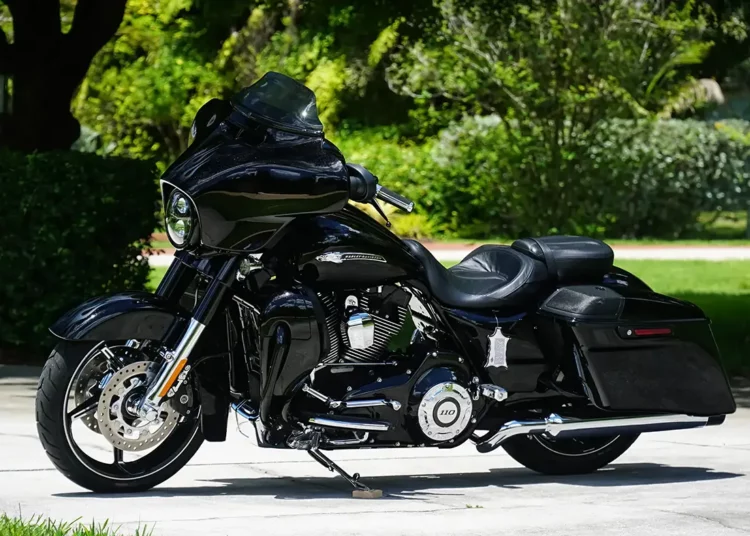 La Harley-Davidson CVO Street Glide tiene un aspecto atractivo